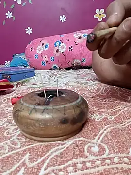 Laal Parilove online show from 11.01.25