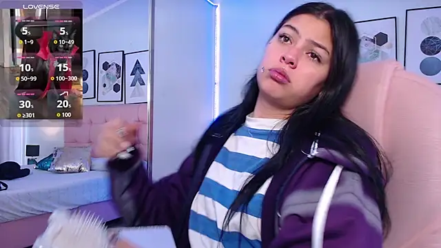 KikiVelvet online show from 11.06.25