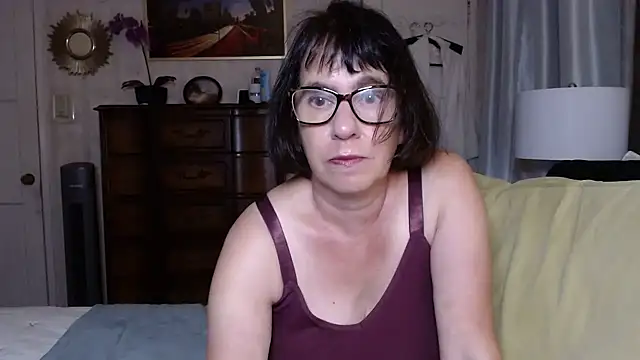 Snapshot of BigbustedBrenda chatting on 11.06.25 BigbustedBrenda online show from 11.06.25
