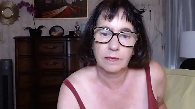 Snapshot of BigbustedBrenda chatting on 11.26.25 BigbustedBrenda online show from 11.26.25