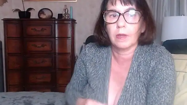 Snapshot of BigbustedBrenda chatting on 12.05.25 BigbustedBrenda online show from 12.05.25