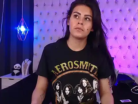 Camile Petite online show from 11.12.25