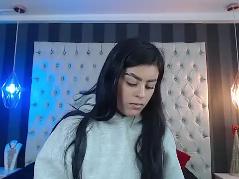 Camile Petite online show from 11.27.25