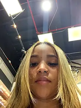 Snapshot of AriVelvet chatting on 01.12.26 AriVelvet online show from 01.12.26