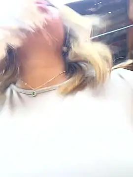 Snapshot of AriVelvet chatting on 01.14.26 AriVelvet online show from 01.14.26