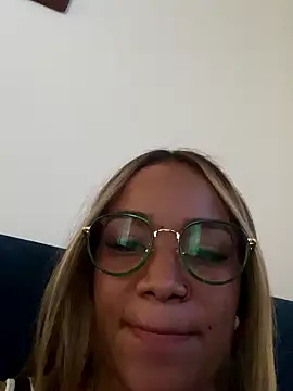 Snapshot of AriVelvet chatting on 01.15.26 AriVelvet online show from 01.15.26