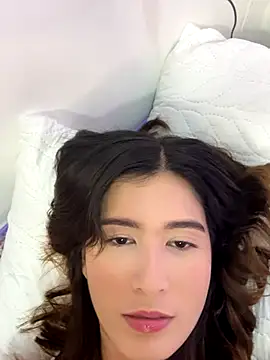 Snapshot of emilyy1_ chatting on 10.29.25 emilyy1 online show from 10.29.25