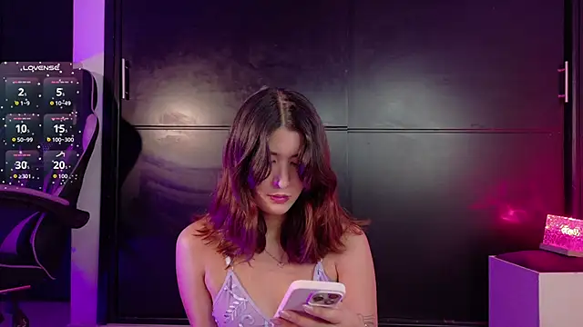 emilyy1  online show from 12.04.25