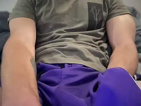 Snapshot of andrewholdsteady chatting on 10.28.25 andrewholdsteady online show from 10.28.25