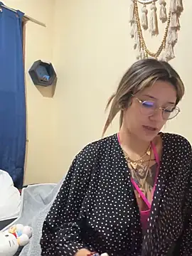 xsuusy online show from 10.28.25