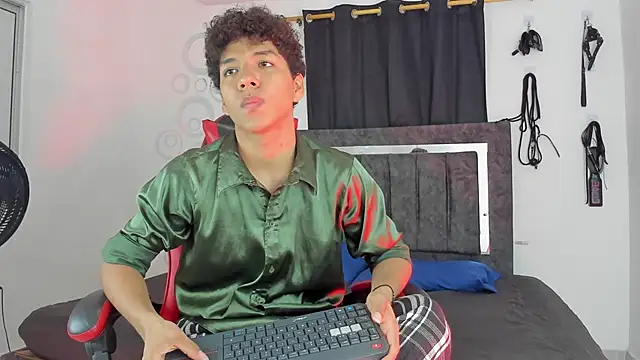 Maximiliano Khalil online show from 11.27.25