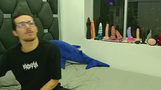 Snapshot of J-Moo chatting on 11.06.25 J-Moo online show from 11.06.25