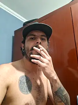 Snapshot of LizAnd182 chatting on 10.28.25 LizAnd182 online show from 10.28.25