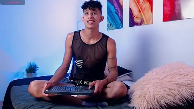 KamiSuarez online show from 04.08.26