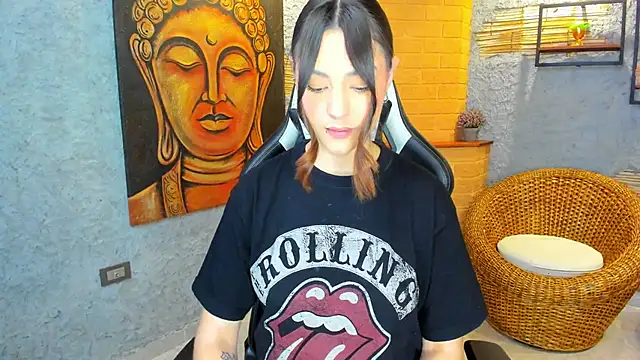 Snapshot of DakotaRussell_ chatting on 10.28.25 DakotaRussell  online show from 10.28.25