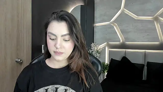 DakotaRussell  online show from 01.07.26