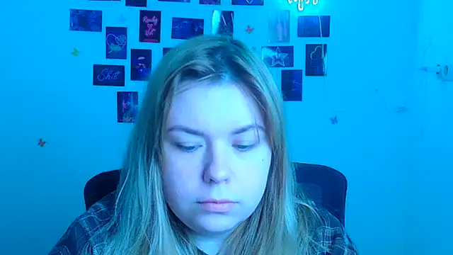 Snapshot of SusannaNight chatting on 04.27.26 SusannaNight online show from 04.27.26