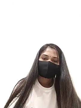 Green LaDY66 online show from 11.09.25