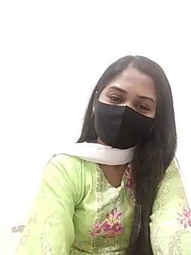 Green LaDY66 online show from 11.10.25