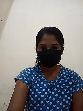 Green LaDY66 online show from 11.14.25