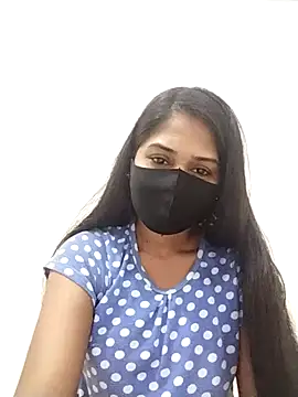 Green LaDY66 online show from 11.17.25