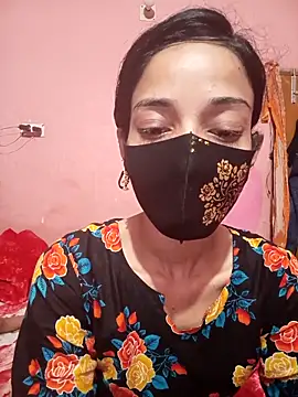 Green LaDY66 online show from 04.07.26