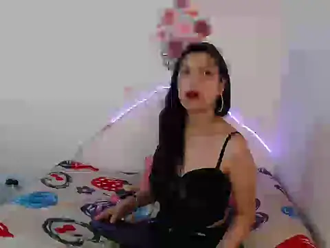 Snapshot of LIYXS chatting on 10.29.25 LIYXS online show from 10.29.25