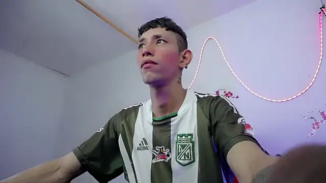 The latin boy online show from 11.14.25