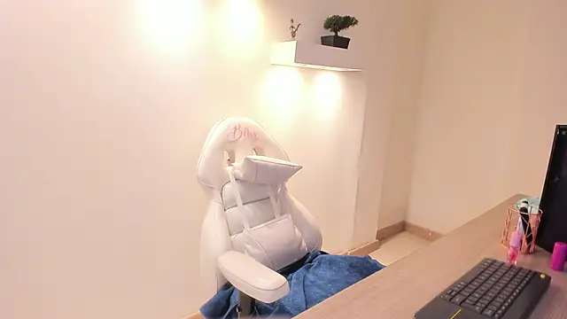 Julietta01 online show from 12.14.25