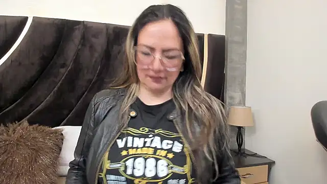 Snapshot of Lady_Lure chatting on 02.27.26 Lady Lure online show from 02.27.26