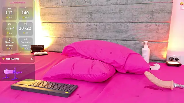 Snapshot of dulce_gatita69 chatting on 02.26.26 dulce gatita69 online show from 02.26.26