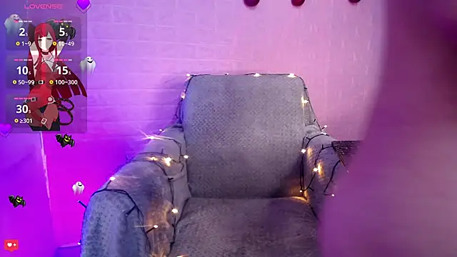 Snapshot of Princess_Mia1126 chatting on 12.19.25 Princess Mia1126 online show from 12.19.25