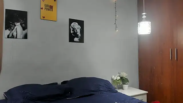 sexynova 93 online show from 12.17.25