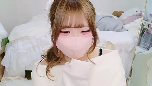 Snapshot of Ichiru_xsc chatting on 12.22.25 Ichiru xsc online show from 12.22.25