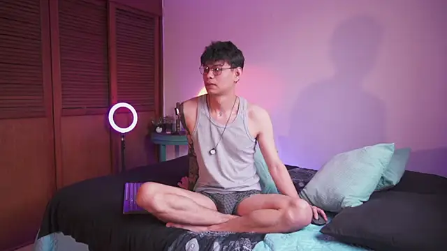 estmonnn online show from 02.12.26