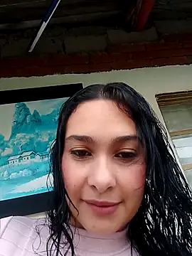 Isa-Giraldo online show from 10.31.25