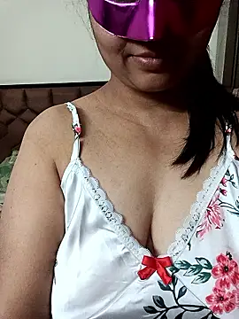 Snapshot of Naughty-Nancy chatting on 01.12.26 Naughty-Nancy online show from 01.12.26