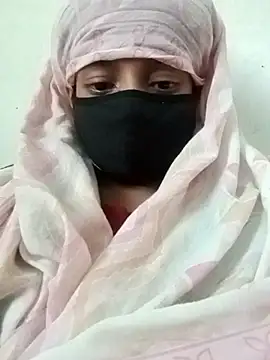 Snapshot of Quenn-Jiya752 chatting on 11.01.25 Quenn-Jiya752 online show from 11.01.25