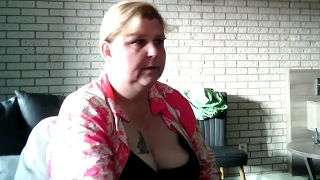 Sylviastar46 online show from 04.16.26