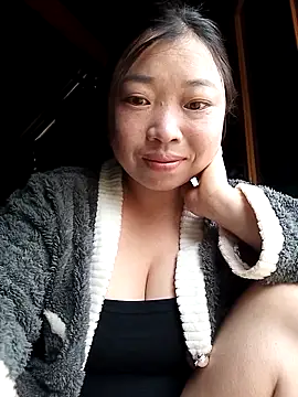 Snapshot of julybe chatting on 04.29.26 julybe online show from 04.29.26