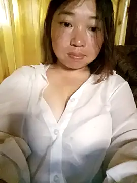 Snapshot of julybe chatting on 05.17.26 julybe online show from 05.17.26