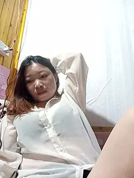 Snapshot of julybe chatting on 06.05.26 julybe online show from 06.05.26