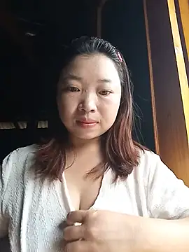 Snapshot of julybe chatting on 07.16.26 julybe online show from 07.16.26