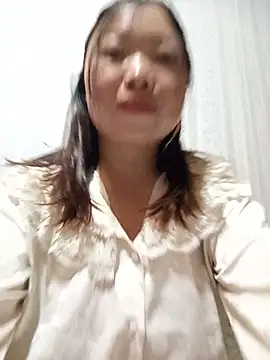 Snapshot of julybe chatting on 07.22.26 julybe online show from 07.22.26
