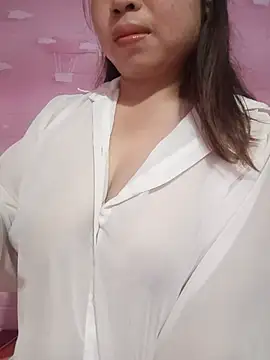 Snapshot of julybe chatting on 07.28.26 julybe online show from 07.28.26