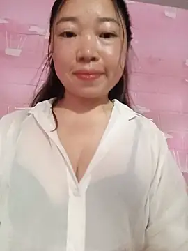 Snapshot of julybe chatting on 07.29.26 julybe online show from 07.29.26