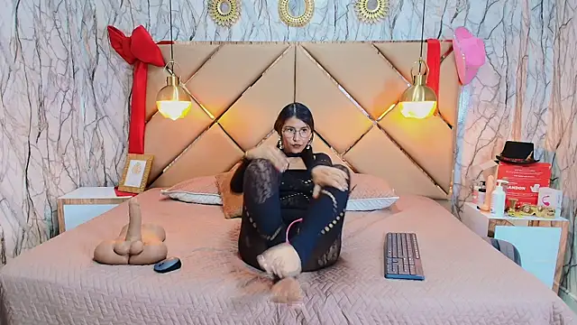 CATTA GARCIA online show from 12.17.25