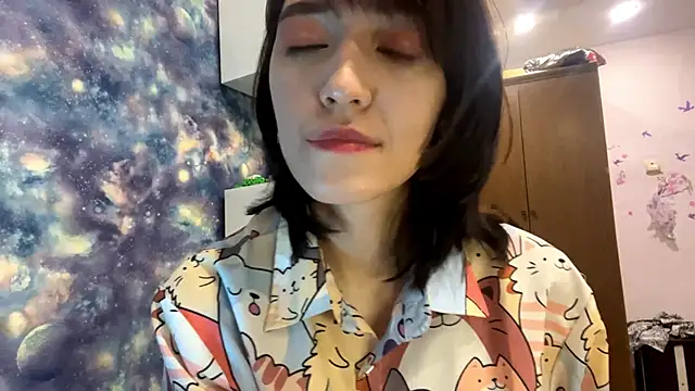 Lala Lush online show from 10.29.25