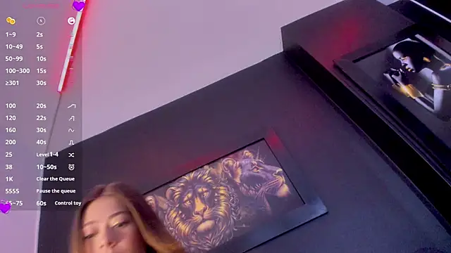 Snapshot of EmmilyClark chatting on 03.22.26 EmmilyClark online show from 03.22.26