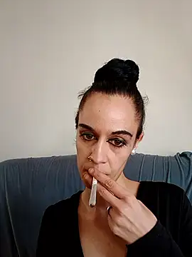 Snapshot of yummy_love chatting on 11.04.25 yummy love online show from 11.04.25